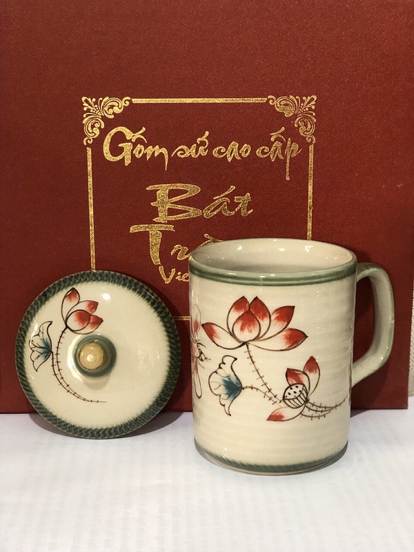 Cốc sứ uống trà Bát Tràng có nắp vẽ hoa Anh Đào